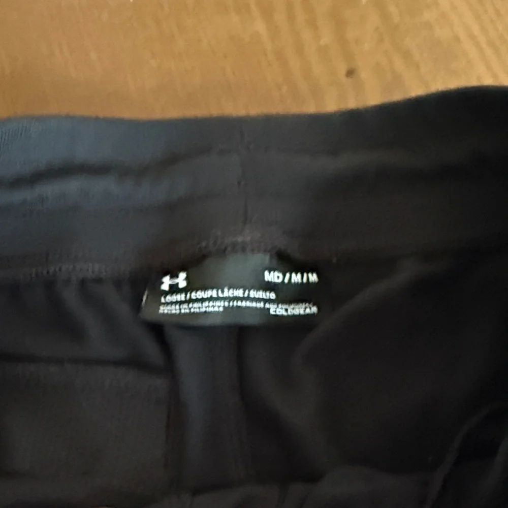 Under Armour Black Performance Track Pants - Picture 2 of 6